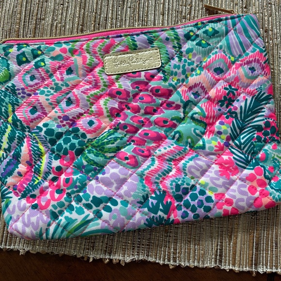Lilly Pulitzer Printed Quilted Pouch Multi Banana Split Clutch Makeup Bag NWT - Picture 1 of 4